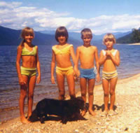 Kidlet Cindy, second from left